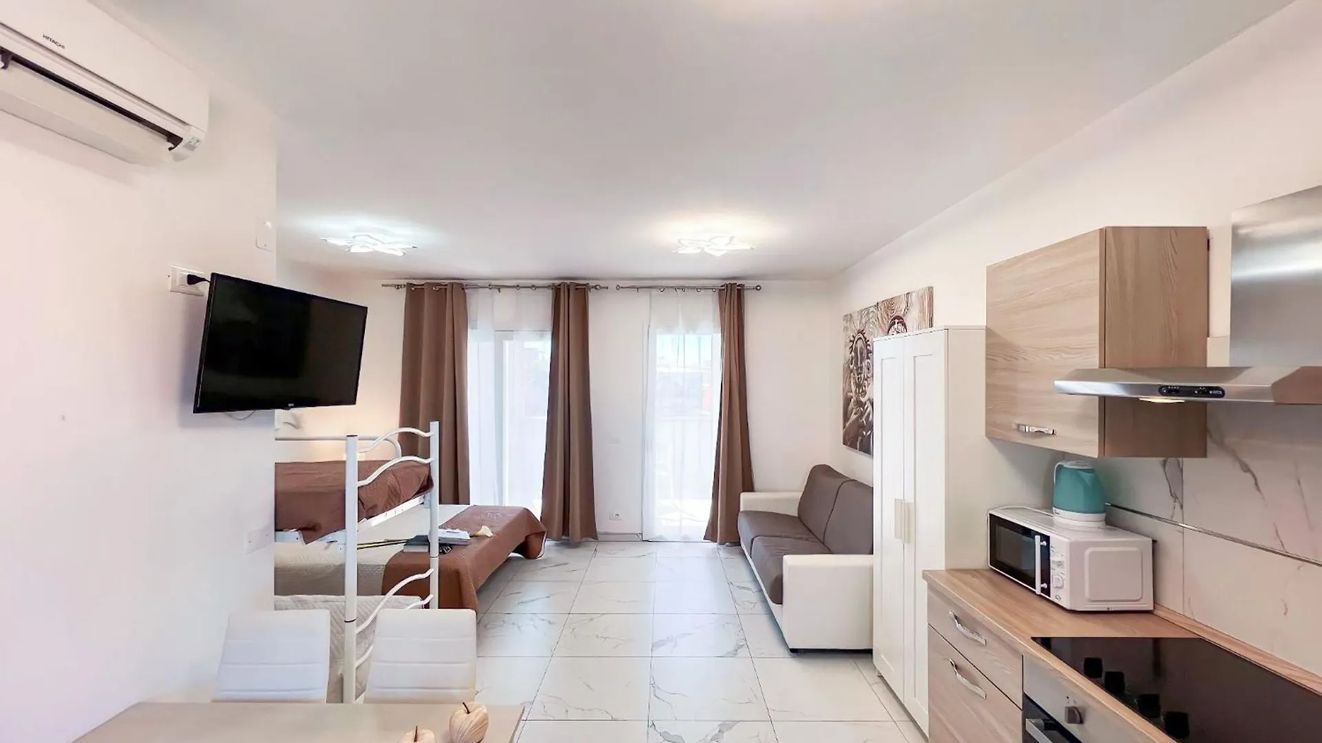 Colorful Living Central Bibione 0*,