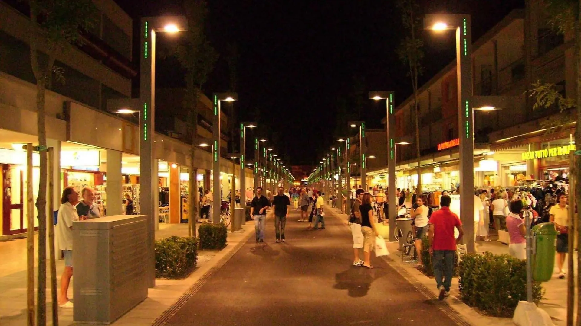 Colorful Living Central Bibione Apartment