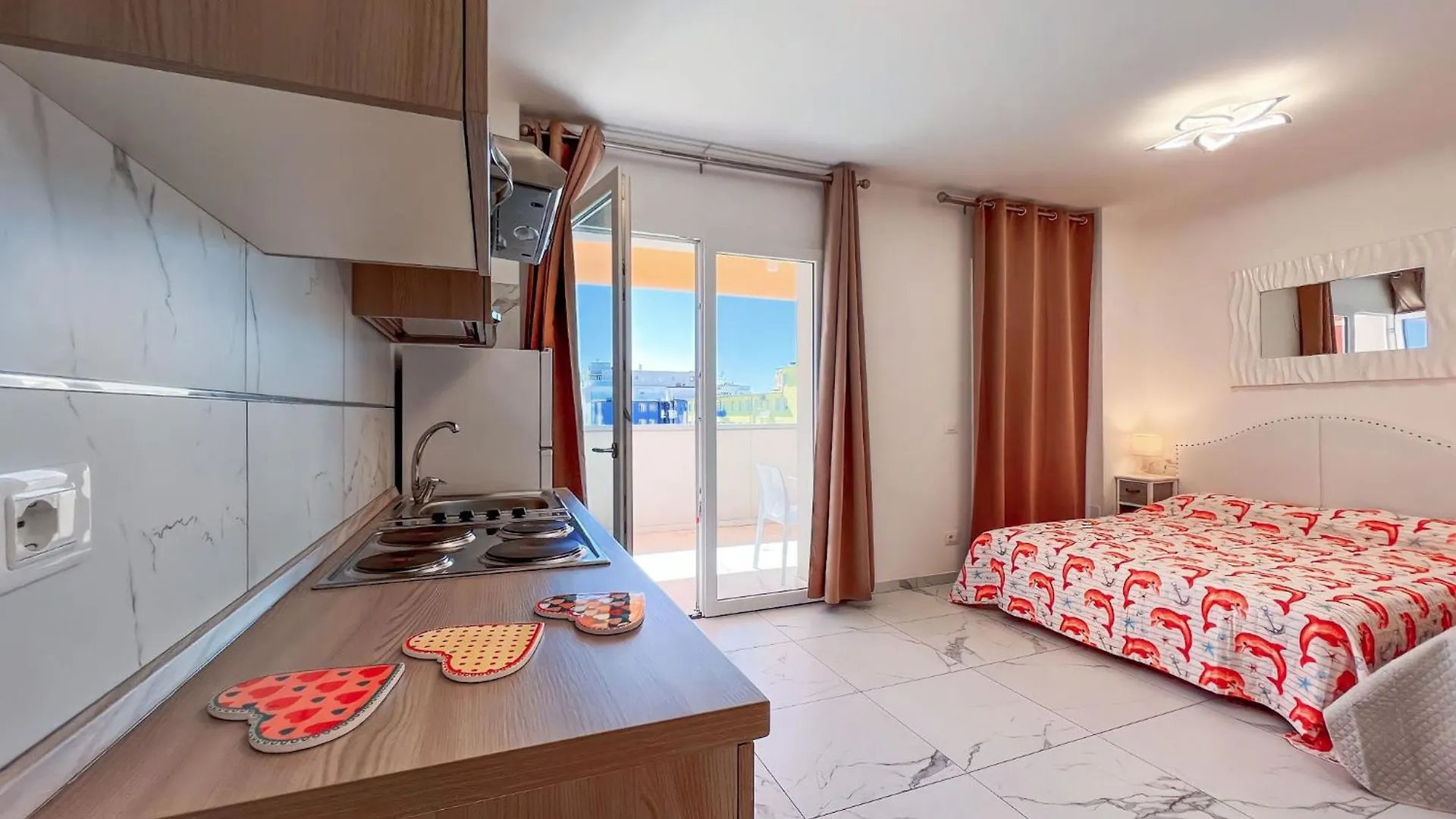 Apartment Colorful Living Central Bibione